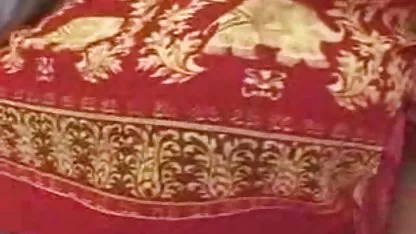 Tres jóvenes chicas increíbles gangbanged por un chico por un coños ricos peludos día