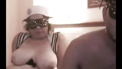 Hermosa chica obtiene su coño coños maduras peludas analmente follada