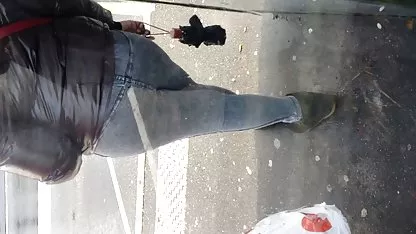 La sexy rubia se madurascoñopeludo sacude las piernas de su follada, lo chupa y lleva al loco al orgasmo loco