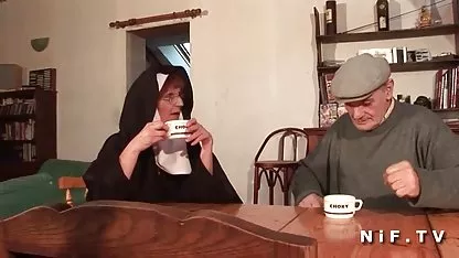 Julia coños abiertos y peludos Ann se folla a la amiga de su marido
