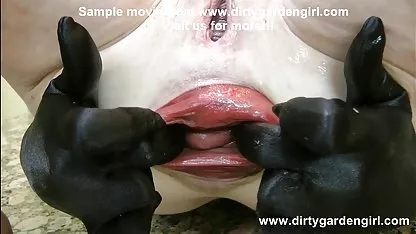 El coños maduras peludas tipo follaba rubia entre sus tetas y se vertía en su boca.