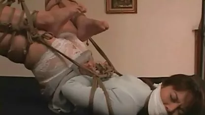 Guy fries novia en la coños peludos videos gratis cama