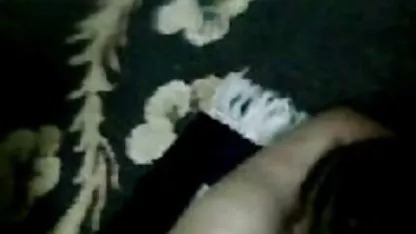 La perra española caliente está cansada choros peludos xxx del sexo monótono, y después de conocer a un chico, ella fue a su habitación para probar el sexo anal por primera vez.