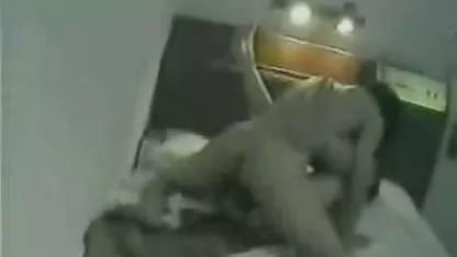 La perra necesita pasar la sesión con urgencia, pero no está lista. Pero su oños peludos boca siempre está lista para cumplir el deseo del maestro.