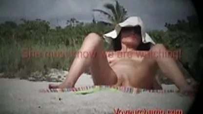 Bonita coños con mucho pelo mierda decidió tomar sus dedos juguetones con el coño.