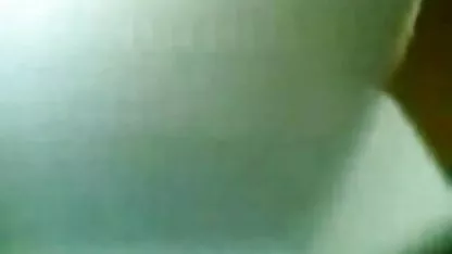 El chicas con el chocho peludo tipo se folla a la perra anal no solo con su verga