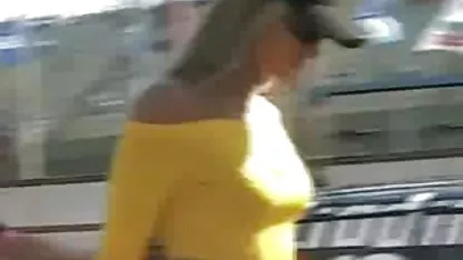 Dejando a sus tontos hijos con un abuelo enfermo, Homer y Marge se retiraron a una choza abandonada chochos viejos y peludos donde Homie, la depravada, follaba como una puta sucia a su amada esposa