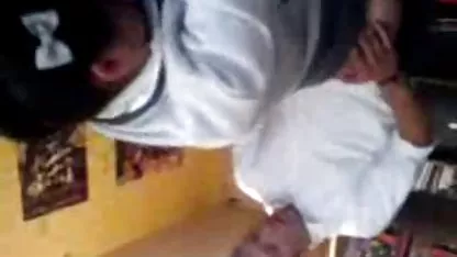 La madrastra tetona madura Brandi Love se folla a su hijo adoptivo c0ñ0s peludos