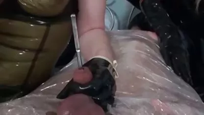 El chochos peludos de españolas chico invitó a la chica a su cena romántica, pero la chica no sabía que el chico tenía intenciones completamente diferentes.