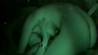 La esposa atrapó a su esposo con una pelirroja y con fuerza en su cinturón, forzado a lamer su coñps peludos coño y una pareja con su amante lo follaron con un espeso strapon