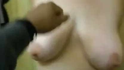 Los bebés chupan la polla apasionadamente y después de unos minutos, el fotos de coños muy peludos esperma sale disparado del pinchazo.
