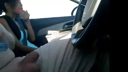La pelirroja flaca Shona River folla coños peludos cogiendo apasionadamente a un chico y se corre