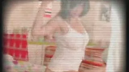 Dos jóvenes gays pronto se dieron cuenta de que amaban a los hombres y, en particular, a los demás. Los hombres a menudo se juntan y follan, y luego follan anal a su vez. coños viejos y peludos