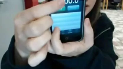 Amigo invita a las tías para la transmisión sexo chocho peludo de pornografía en un hotel.
