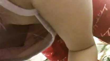 Las chicas sanas, Cindy y Mona, saltan sobre la dura polla de un españolas coños peludos joven
