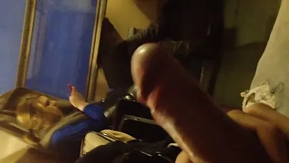 Amigo folla perra madura en medias y con grandes cochos velludos tetas