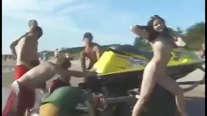 Morena delgada coños peludos gordos huele en un anal estrecho con un propietario lujurioso